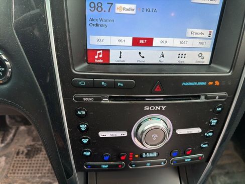 Used 2017 Ford Explorer Platinum image 14