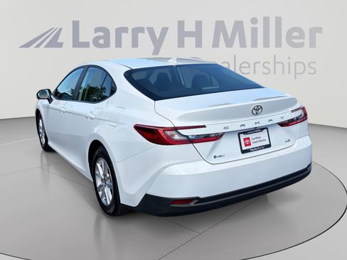 Used 2025 Toyota Camry LE FWD image 3