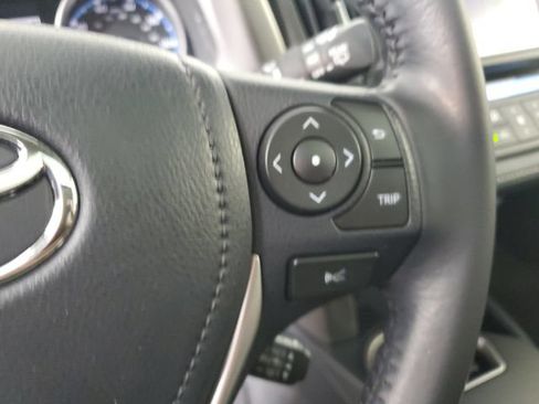 Used 2018 Toyota RAV4 XLE AWD/4WD image 23