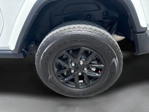 Used 2023 Jeep Wrangler Sport AWD/4WD image 36