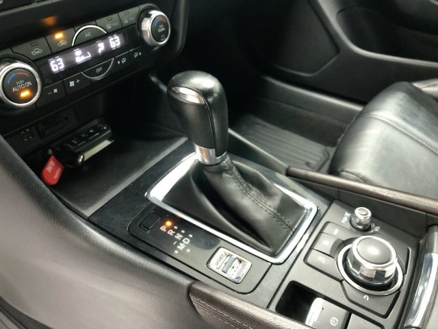 Used 2017 MAZDA MAZDA3 Touring FWD image 24