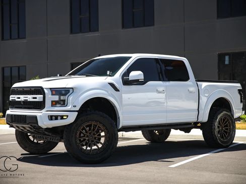 Used 2019 Ford F150 Raptor w/ Equipment Group 802A Luxury AWD/4WD image 4