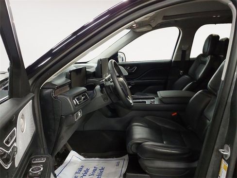Used 2025 Lincoln Aviator Reserve w/ Equipment Group 201A image 9