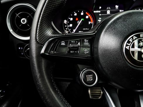 Used 2022 Alfa Romeo Stelvio Ti image 30