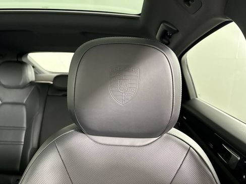 Certified 2022 Porsche Cayenne Coupe AWD/4WD image 39