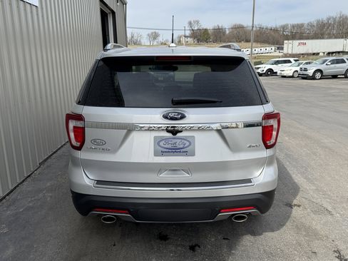 Used 2019 Ford Explorer Limited w/ Class III Trailer Tow Package image 4