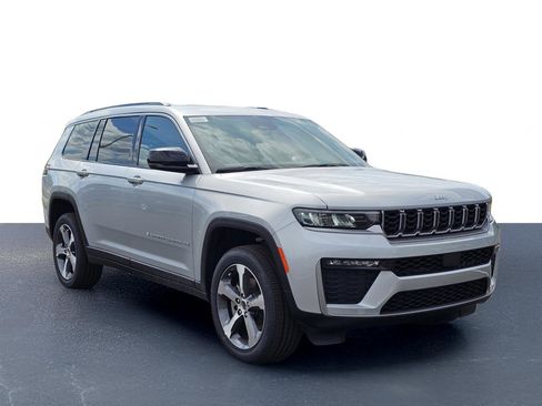 New 2026 Jeep Grand Cherokee L Limited RWD image 5