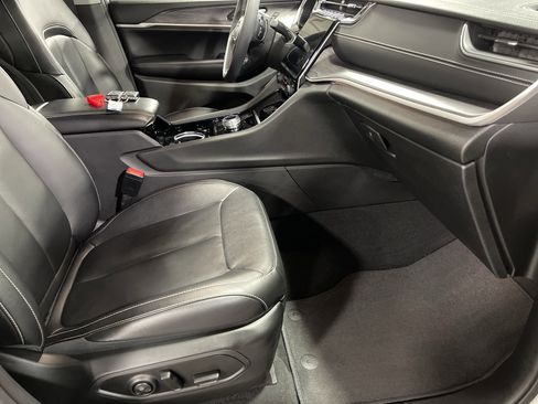 Used 2023 Jeep Grand Cherokee Limited w/ Trailer Tow Prep Group (B) image 13