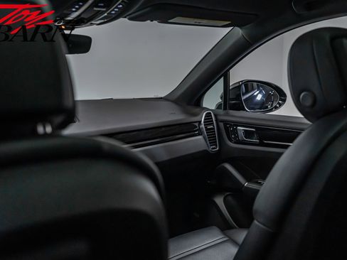 Used 2022 Porsche Cayenne S image 50