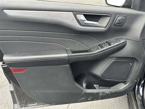 Used 2023 Ford Escape Platinum w/ Premium Technology Package AWD/4WD image 9