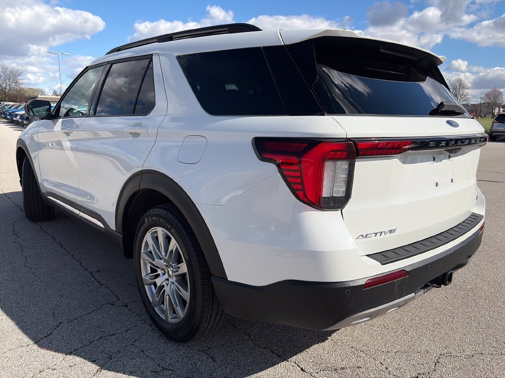 Used 2025 Ford Explorer Active w/ Active Comfort Package AWD/4WD image 5