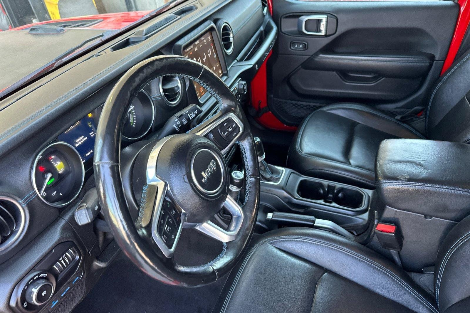Used 2021 Jeep Wrangler Unlimited Rubicon 4xe w/ Cold Weather Group AWD/4WD image 9