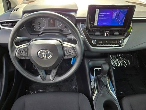 Used 2025 Toyota Corolla LE image 12