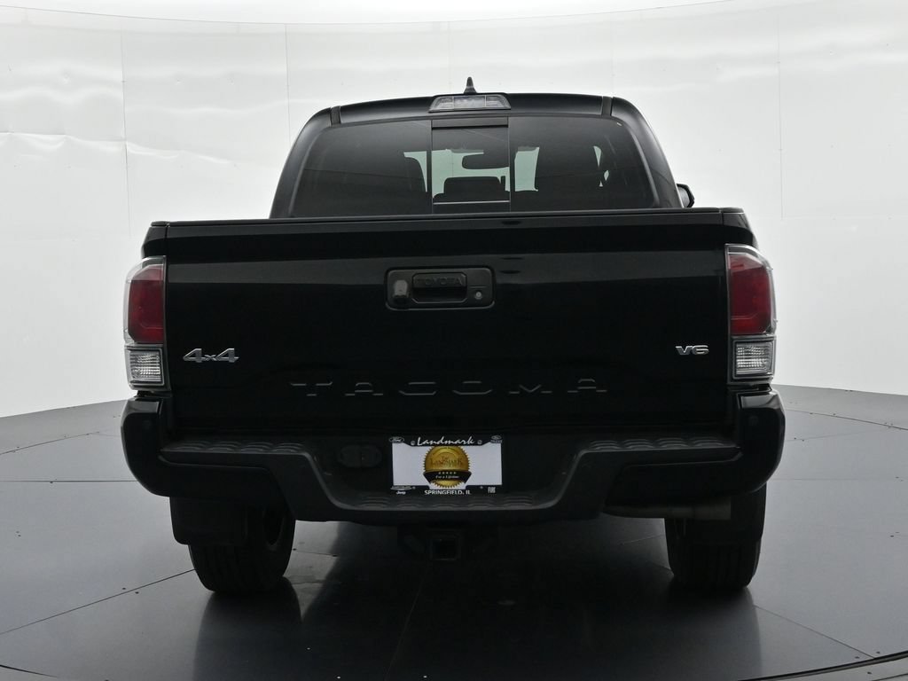 Used 2022 Toyota Tacoma Limited AWD/4WD image 7