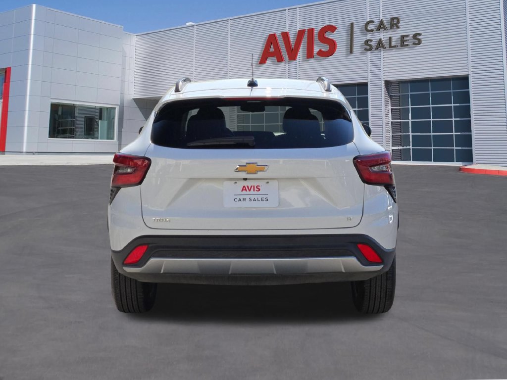 Used 2026 Chevrolet Trax LT FWD image 7
