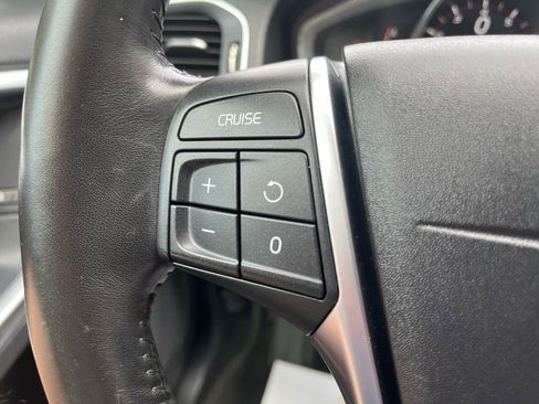 Used 2018 Volvo V60 T5 Cross Country w/ Convenience Package image 18