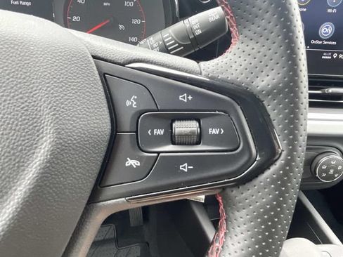 Used 2026 Chevrolet Trax RS FWD image 21