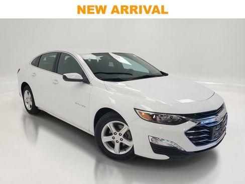Used 2024 Chevrolet Malibu LT image 1