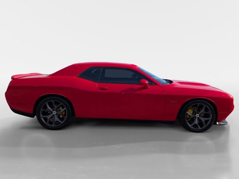 Used 2019 Dodge Challenger R/T RWD image 3