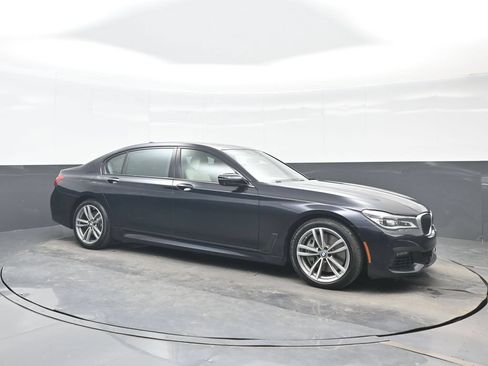 Used 2018 BMW 750i xDrive AWD/4WD image 8