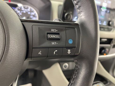 Used 2023 Nissan Rogue SL w/ SL Premium Package FWD image 18