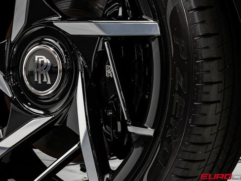Used 2025 Rolls-Royce Spectre Black Badge w/ Spectre Enhancement Package AWD/4WD image 20
