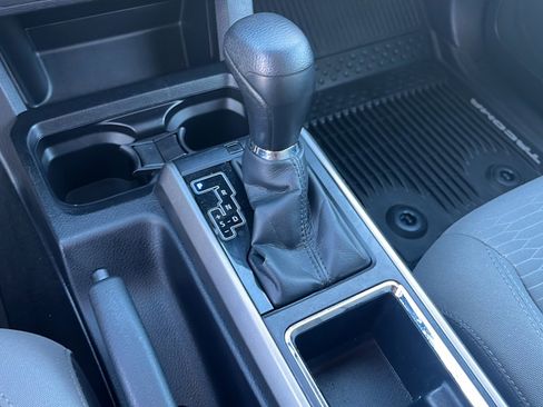 Used 2018 Toyota Tacoma 4x4 Double Cab image 18