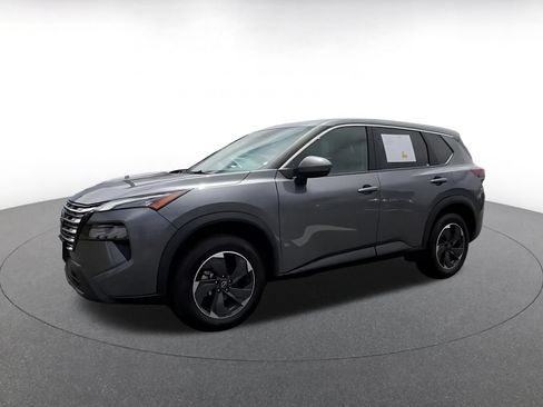 Used 2025 Nissan Rogue SV FWD image 8