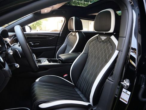 Used 2022 Bentley Flying Spur Plug-In Hybrid AWD/4WD image 23