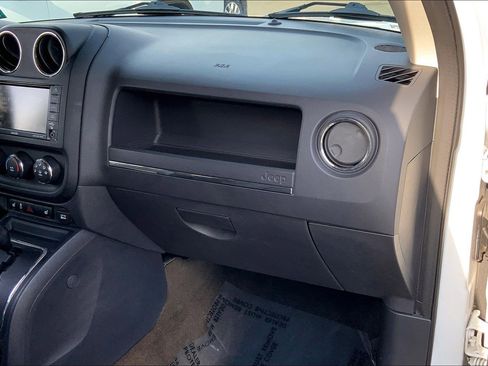 Used 2017 Jeep Patriot High Altitude image 17