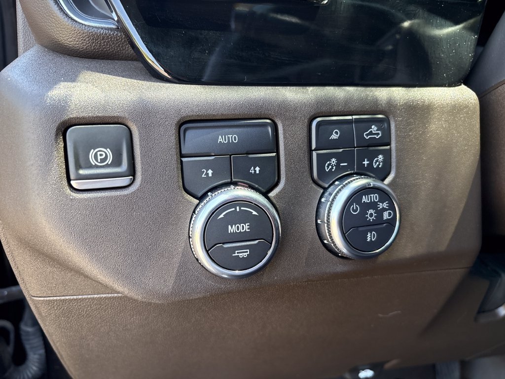 Certified 2025 GMC Sierra 1500 4x4 Crew Cab SLT image 18