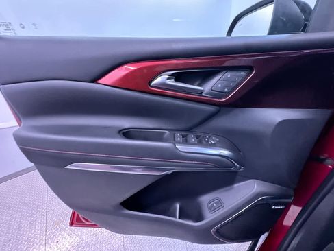 Used 2024 Chevrolet Traverse RS image 30