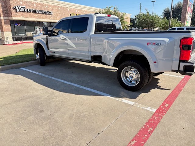 Used 2026 Ford F450 Platinum w/ FX4 Off-Road Package AWD/4WD image 2