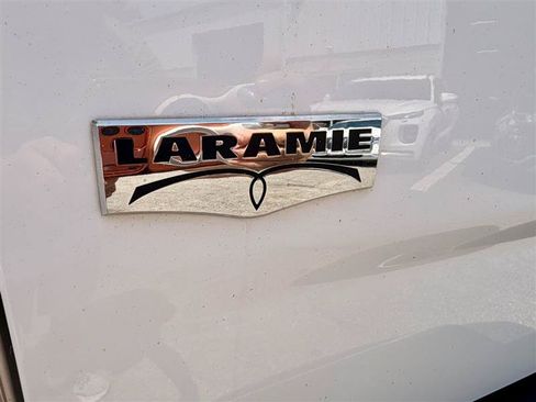 Used 2015 RAM 1500 Laramie w/ Convenience Group AWD/4WD image 38