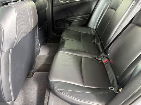 Used 2017 Honda Civic Touring image 19