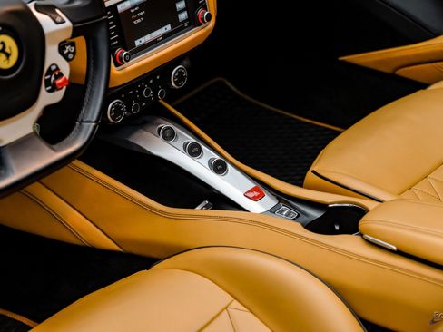 Used 2016 Ferrari California T image 62