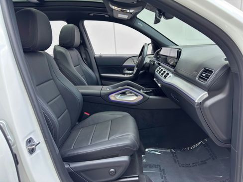 Used 2023 Mercedes-Benz GLS 450 4MATIC image 16