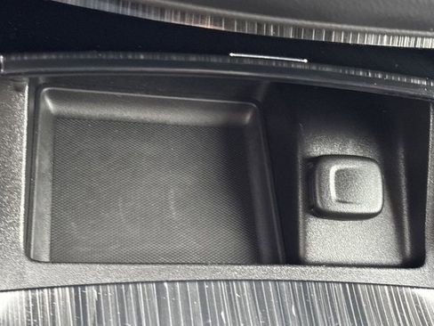 Used 2016 Chevrolet Impala LT w/ Convenience Package image 29