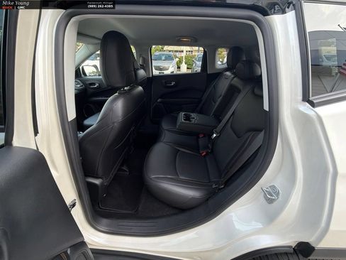 Used 2019 Jeep Compass Limited w/ Safety & Security Group AWD/4WD image 28