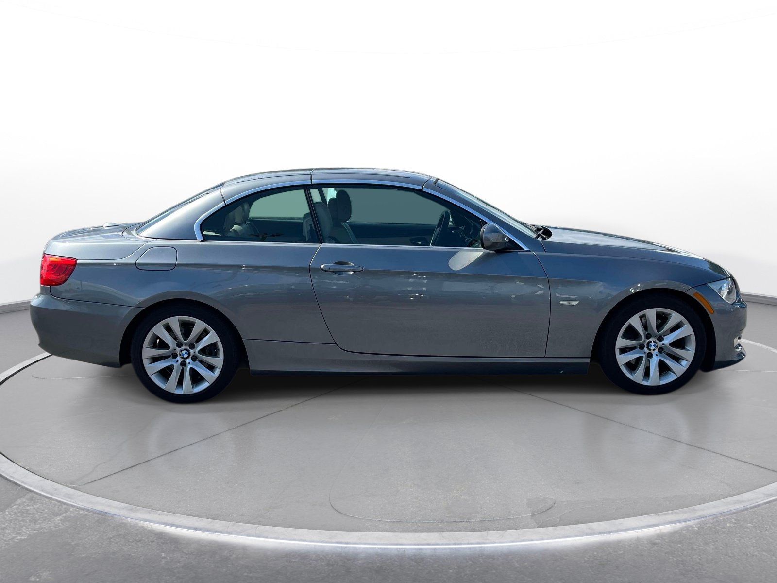 Used 2013 BMW 328i Convertible RWD image 3