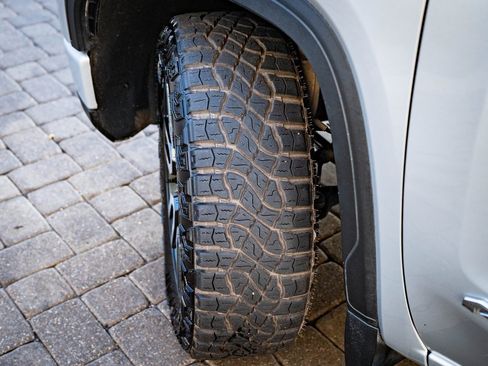 Used 2022 GMC Sierra 1500 AT4 w/ AT4 Premium Package image 38