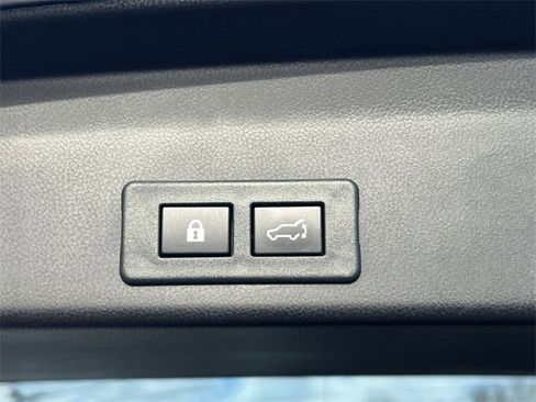 Used 2023 Subaru Ascent Limited w/ Technology Package image 35