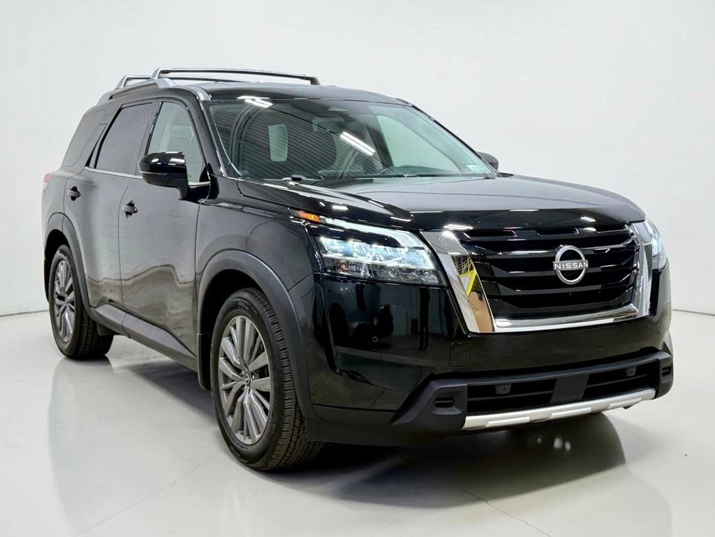 Used 2023 Nissan Pathfinder SL w/ SL Premium Package AWD/4WD image 10