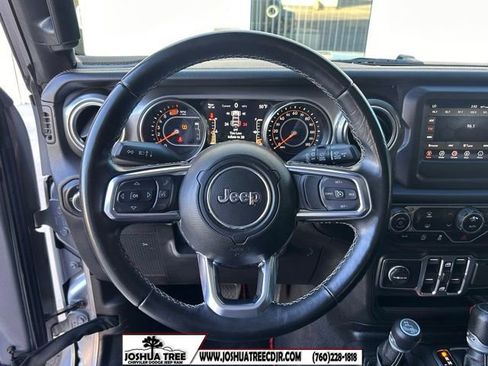 Used 2020 Jeep Wrangler Unlimited Sahara image 17