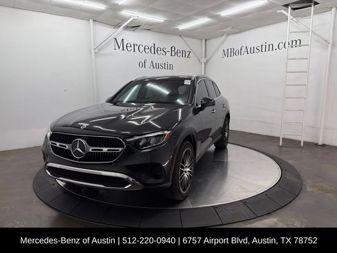 Used 2026 Mercedes-Benz GLC 300 image 3