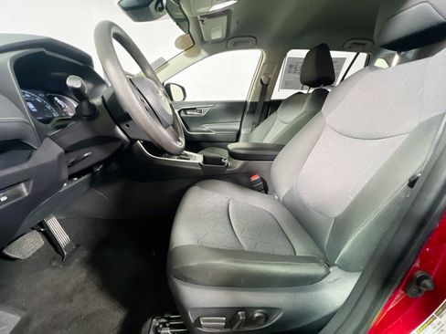 Used 2025 Toyota RAV4 XLE image 14