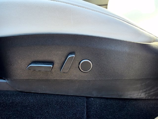 Used 2021 Tesla Model Y Performance AWD/4WD image 16