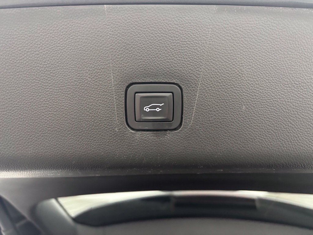 Used 2019 Chevrolet Traverse LT FWD image 11