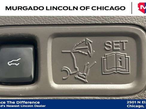 Used 2023 Lincoln Navigator Reserve AWD/4WD image 27