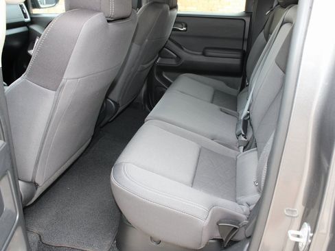 Used 2025 Nissan Frontier SV image 5